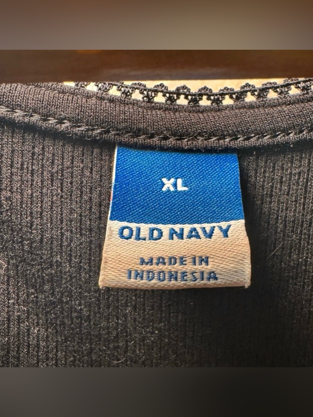 Old Navy Black Ribbed Ruched Front Top XL Lettuce Hem Stretch Tee - Picture 6 of 7